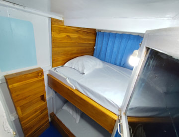 Komodo Liveaboard boat room